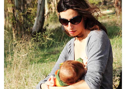 How-to-Overcome-Public-Breastfeeding-Challenges-MainPhoto