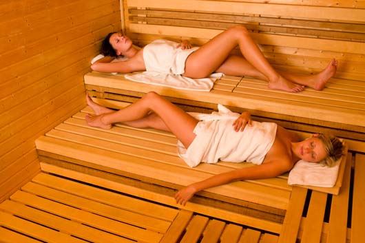 Heat-Seekers-10-Benefits-of-a-Sauna-and-Steam-Room-MainPhoto