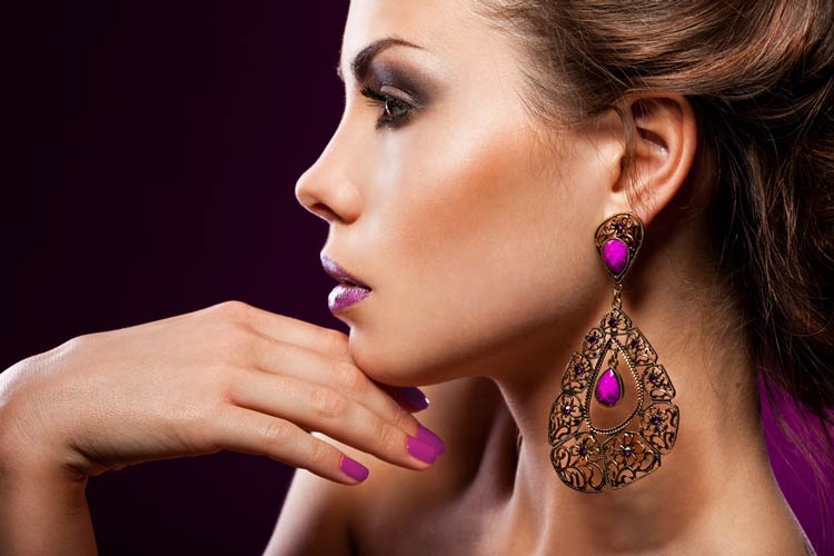 Earrings-for-Women-Trends-to-Amp-Up-Your-Ear-Game-MainPhoto.jpg (750×500)