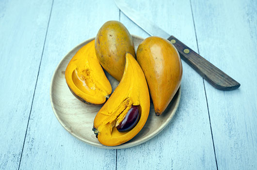 8-Reasons-Why-Foodies-are-Loco-for-Lucuma-Fruit-MainPhoto