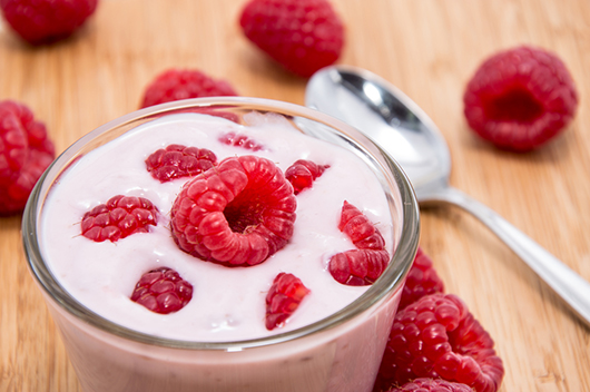 Descubre los intensos sabores afrutados de los yogurts bebibles LALA