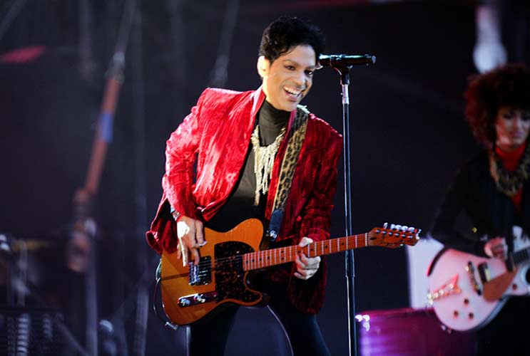 18-Reasons-Prince-Will-Forever-be-Rock-Royalty-MainPhoto
