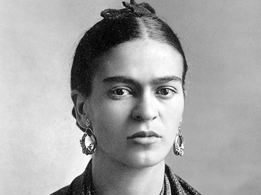 10 maneras de incorporar la visión creativa de Frida Kahlo en tu vida-MainPhoto