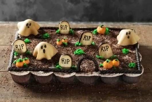 Deliciously Creepy Halloween Party Treat Pull Apart Graveyard Cupcakes-MainPhoto