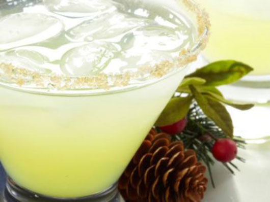 Boozy-Season-10-Winter-Cocktail-Ideas-to-Keep-You-Warm-photo2