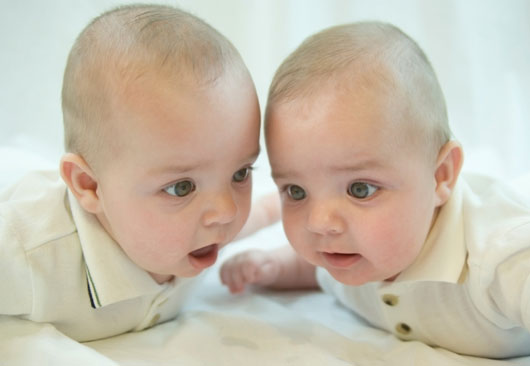 Double-Duty-The-Challenge-and-Beauty-of-Raising-Twins-photo3