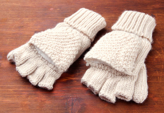 Glove-Love-How-to-Wear-Winter-Gloves-with-Style-photo2