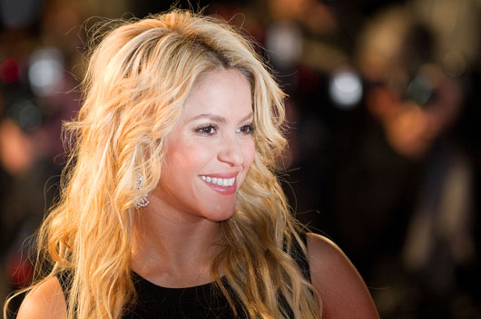Queen-Files-10-Reasons-why-the-World-Needs-Another-Shakira-Biography-photo9
