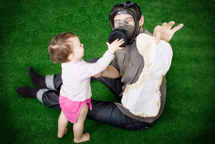 Dads-&-Their-Diaper-Disasters-MainPhoto