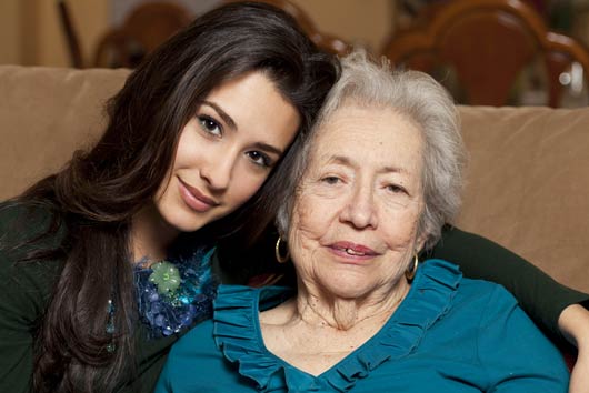 Cómo demostrarle amor a tu abuela en el Día de las Madres-MainPhoto