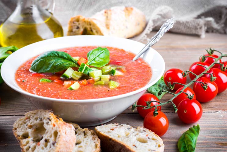 7 recetas de gazpacho que hacen un caso serio de sopa fría-MainPhoto