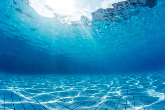 6-cosas-importantes-que-debes-saber-sobre-el-cloro-para-piscinas-Photo4