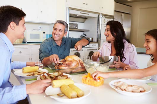 Los mejores temas de conversación para la cena - Mamiverse