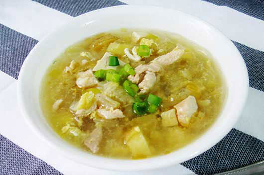 Cómo-dominar-la-sopa-casera-con-una-receta-asiática-con-tallarines--Photo2