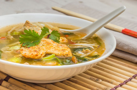 Cómo-dominar-la-sopa-casera-con-una-receta-asiática-con-tallarines--Photo4