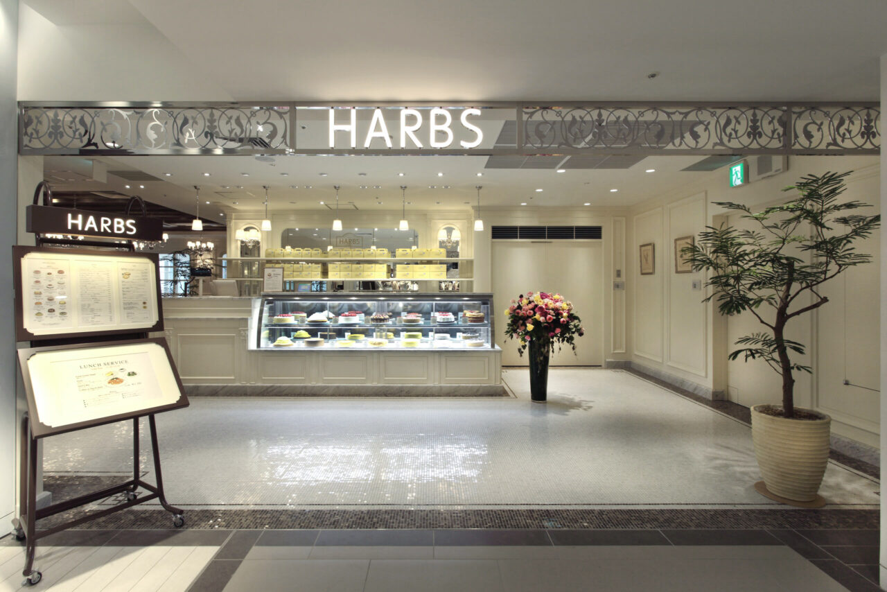 Harbs大丸梅田店の行列回避術！混雑ピークと人気ランチを徹底解剖