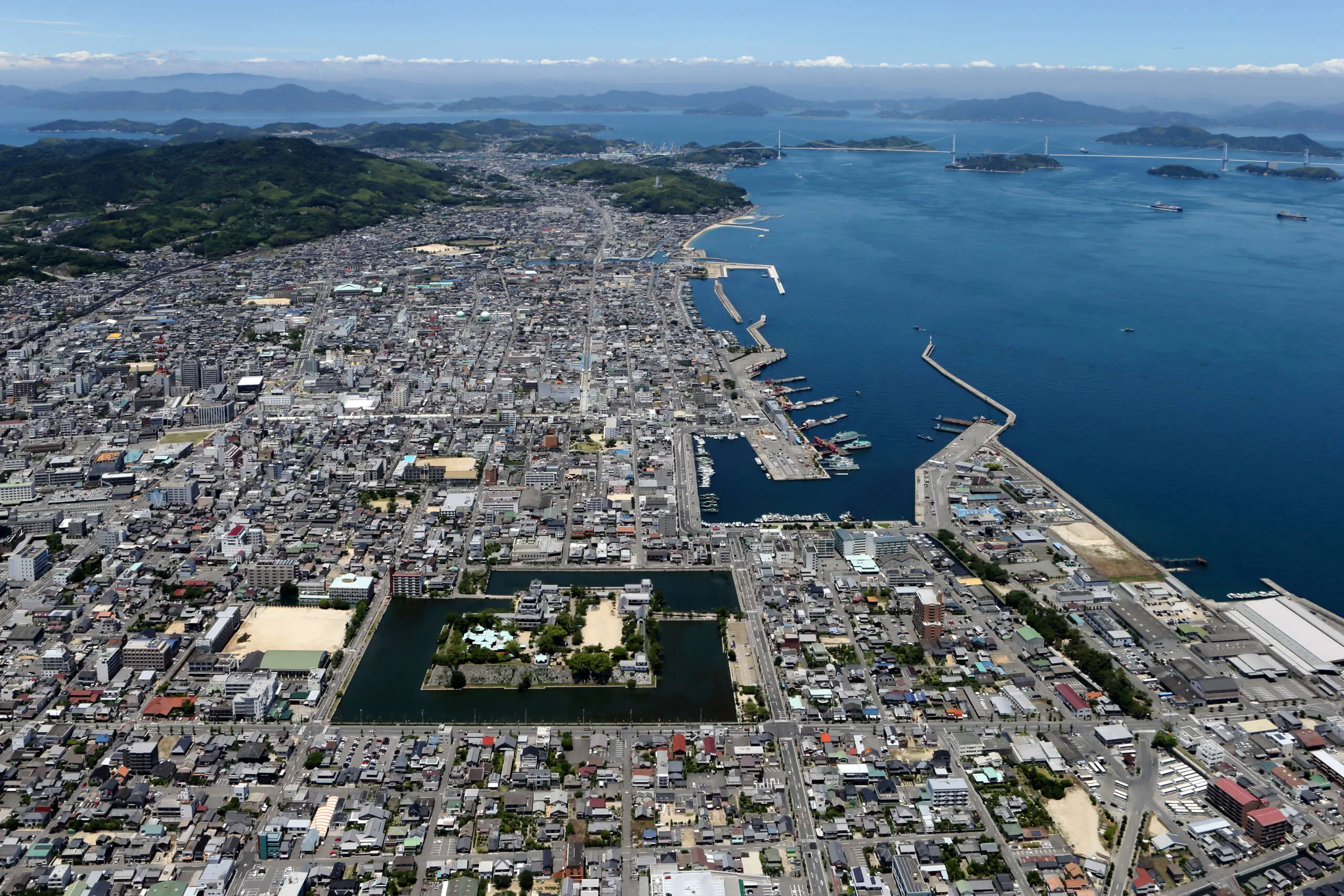 なぜ愛媛県今治市が注目？タオルとしまなみ海道だけじゃない移住の真相