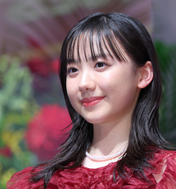 芦田愛菜がかわいい理由はイケメンに揉まれているから！画像を時系列で追うと | かっこいい有名人研究所