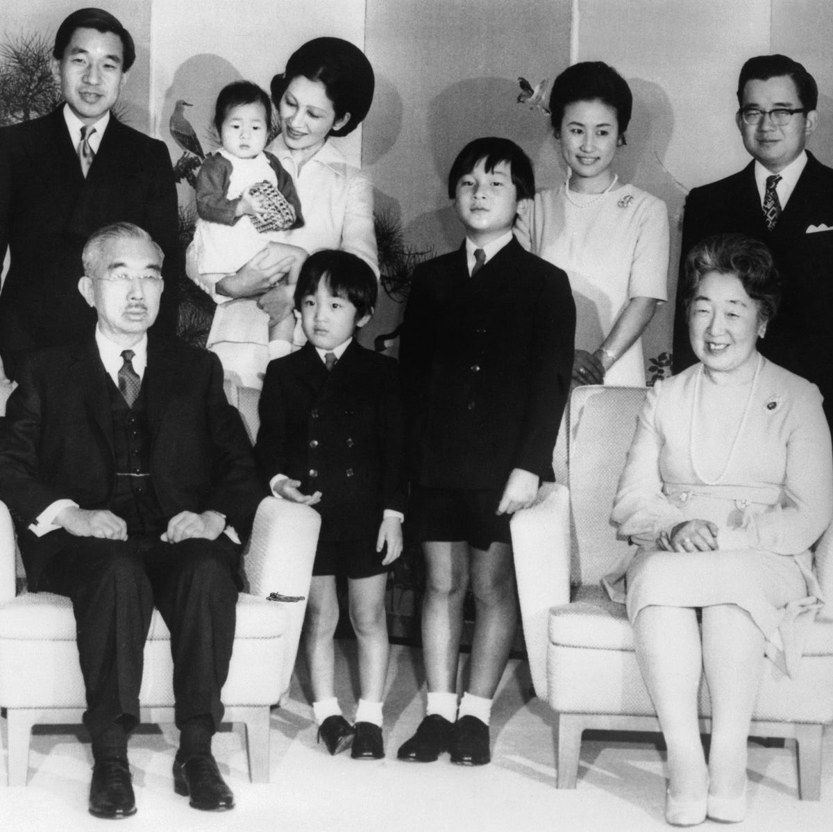 昭和天皇の孫は何人？家系図と一覧で見る現在の職業と皇位継承の真相