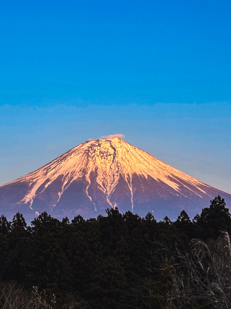 赤富士とは？紅富士との決定的な違いや見られる時期・縁起の理由を解説