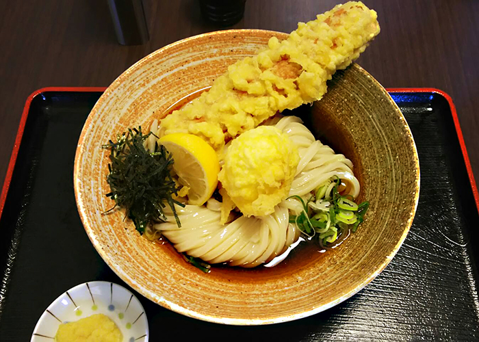 奈良の原風景に刻まれる魂の一杯「情熱うどん 荒木伝次郎」が全うどんファンを虜にし続ける理由【2026最新ルポ】
