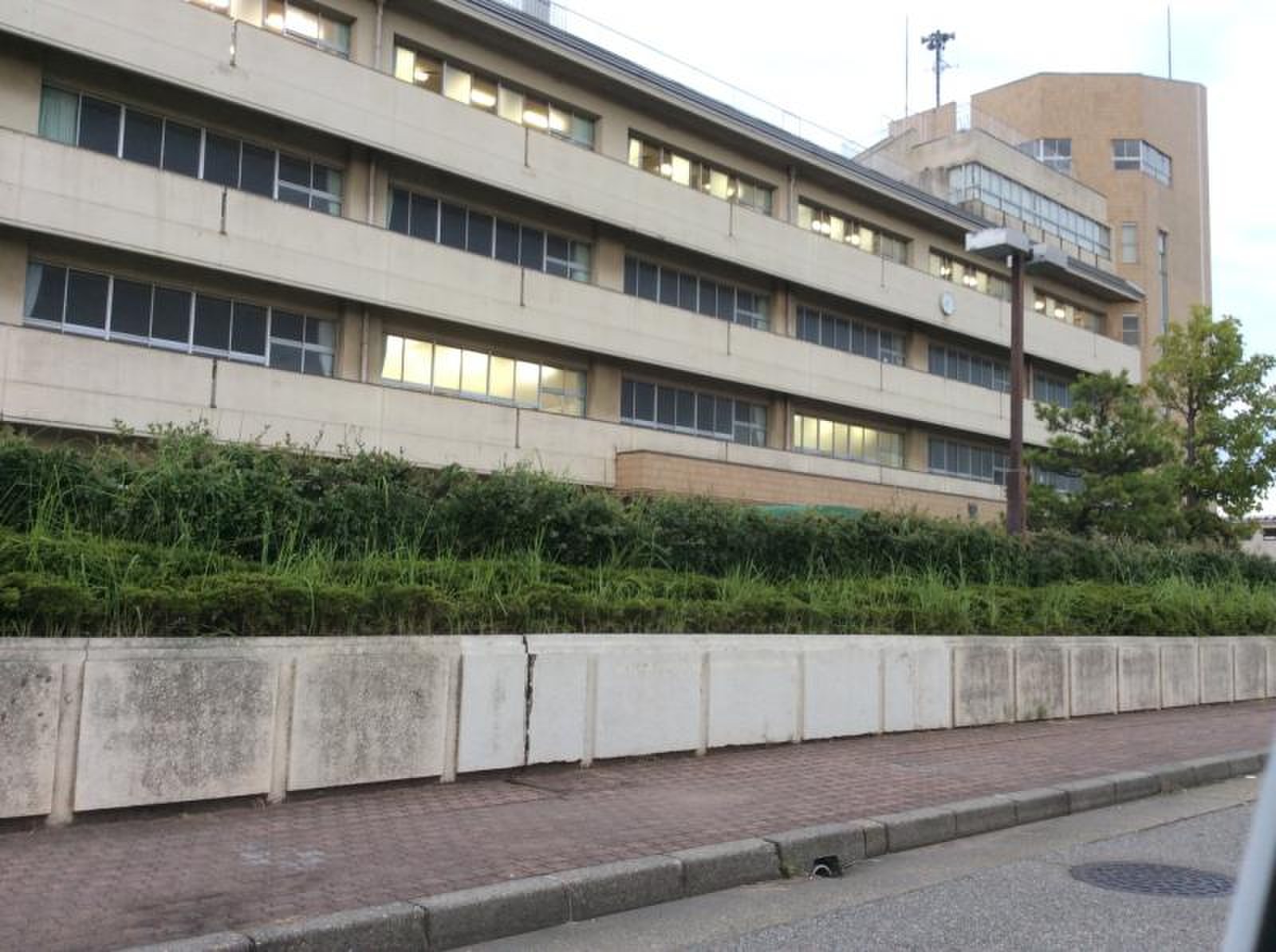 金沢市立港中学校の評判と進路は？制服・部活から校区まで徹底解剖