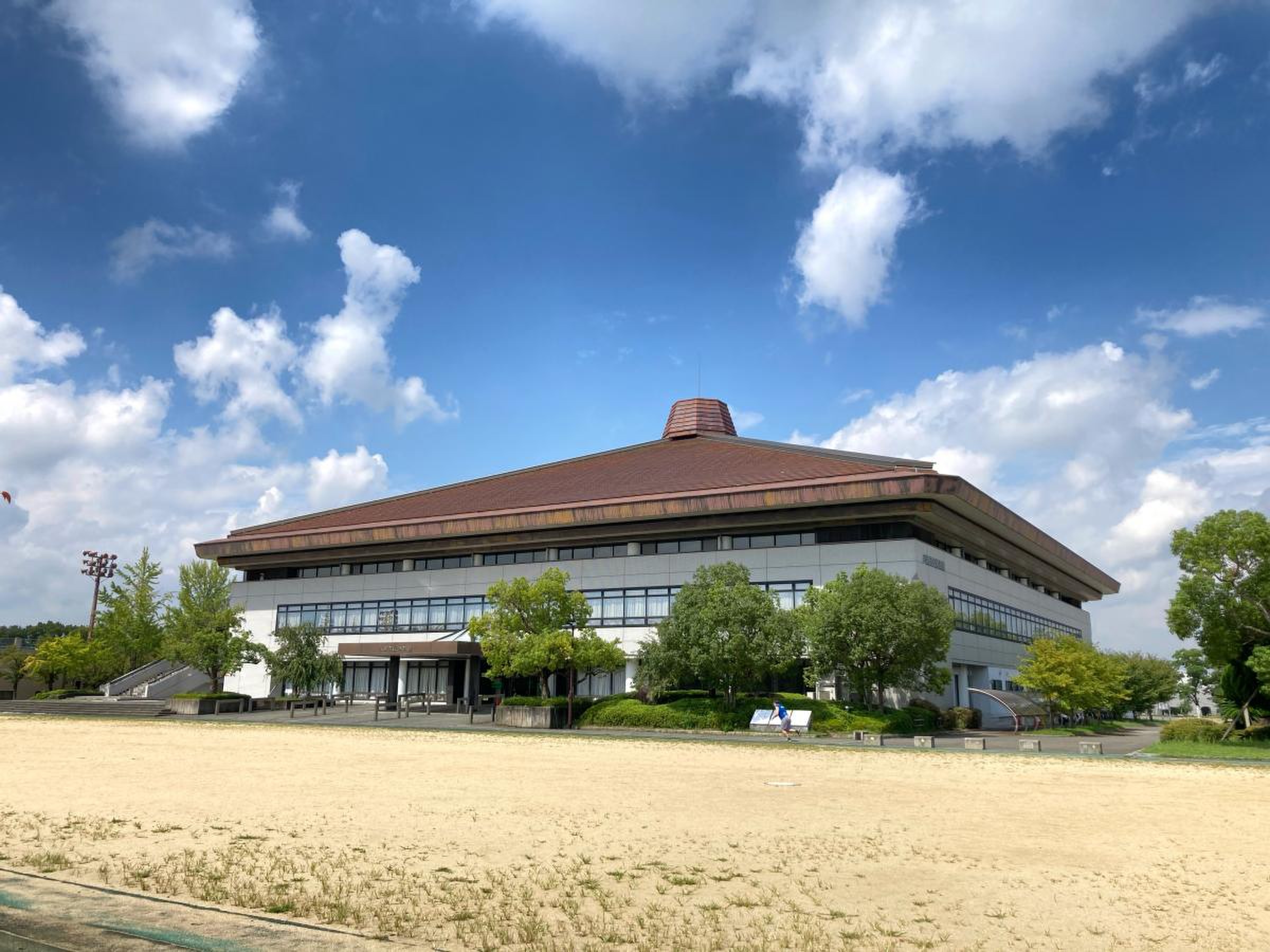 【2026最新】八幡市民体育館の予約と料金・トレ室の全貌を徹底解剖