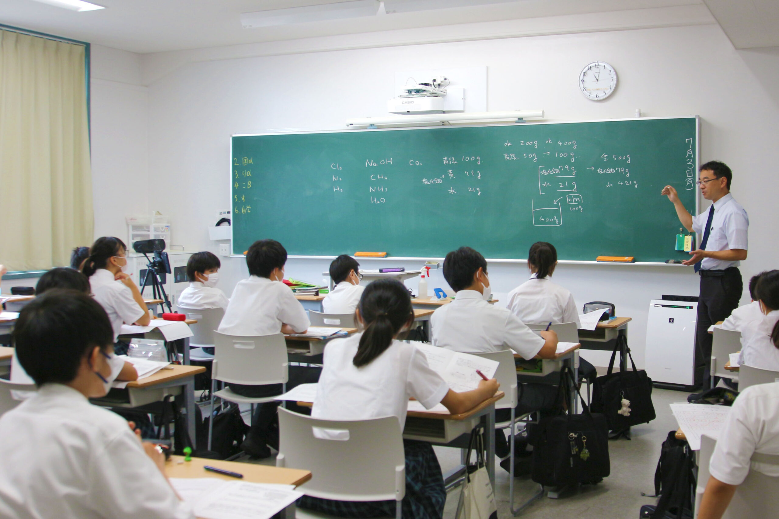 授業中の暇つぶし決定版！バレずに退屈を凌ぐ最新神ワザ30選