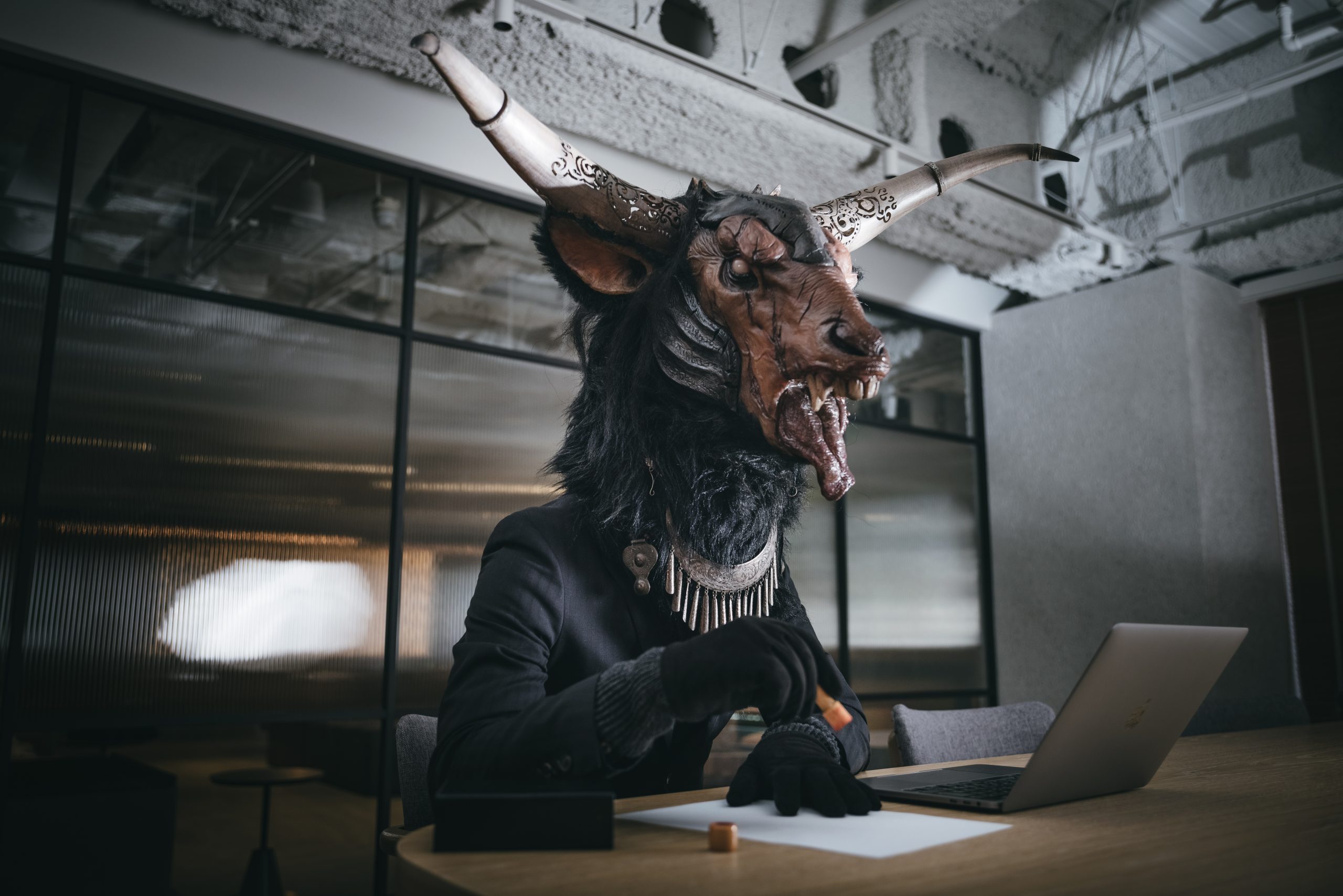 ラプラスの悪魔はなぜ否定された？量子力学とカオスが暴いた未来の真実