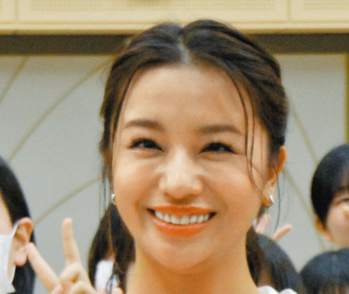 高橋メアリージュンの若い頃が美しすぎる！Cancam時代と借金返済の真実