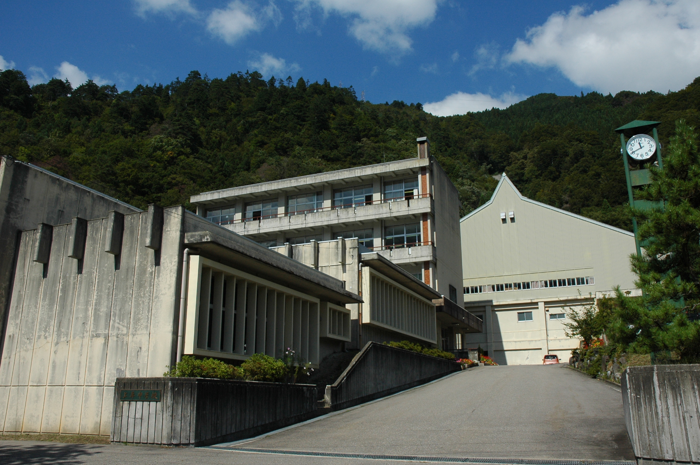 上平中学校の評判と口コミ真相｜進学実績・部活動・校則を徹底解剖