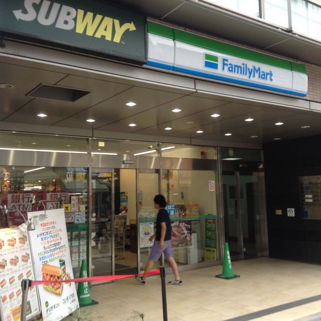 サブウェイ御茶ノ水ファミマ店の真相！一体型店舗の現在と最新動向