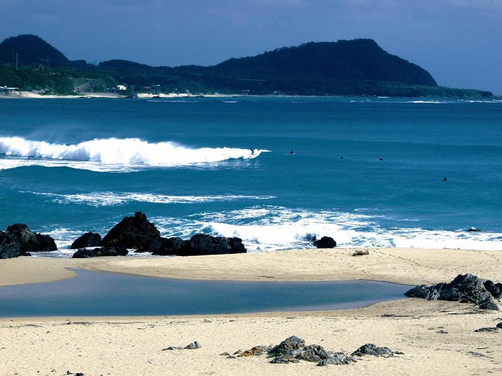 奄美大島の手広海岸が絶賛される理由！極上の波とハートロックの全貌