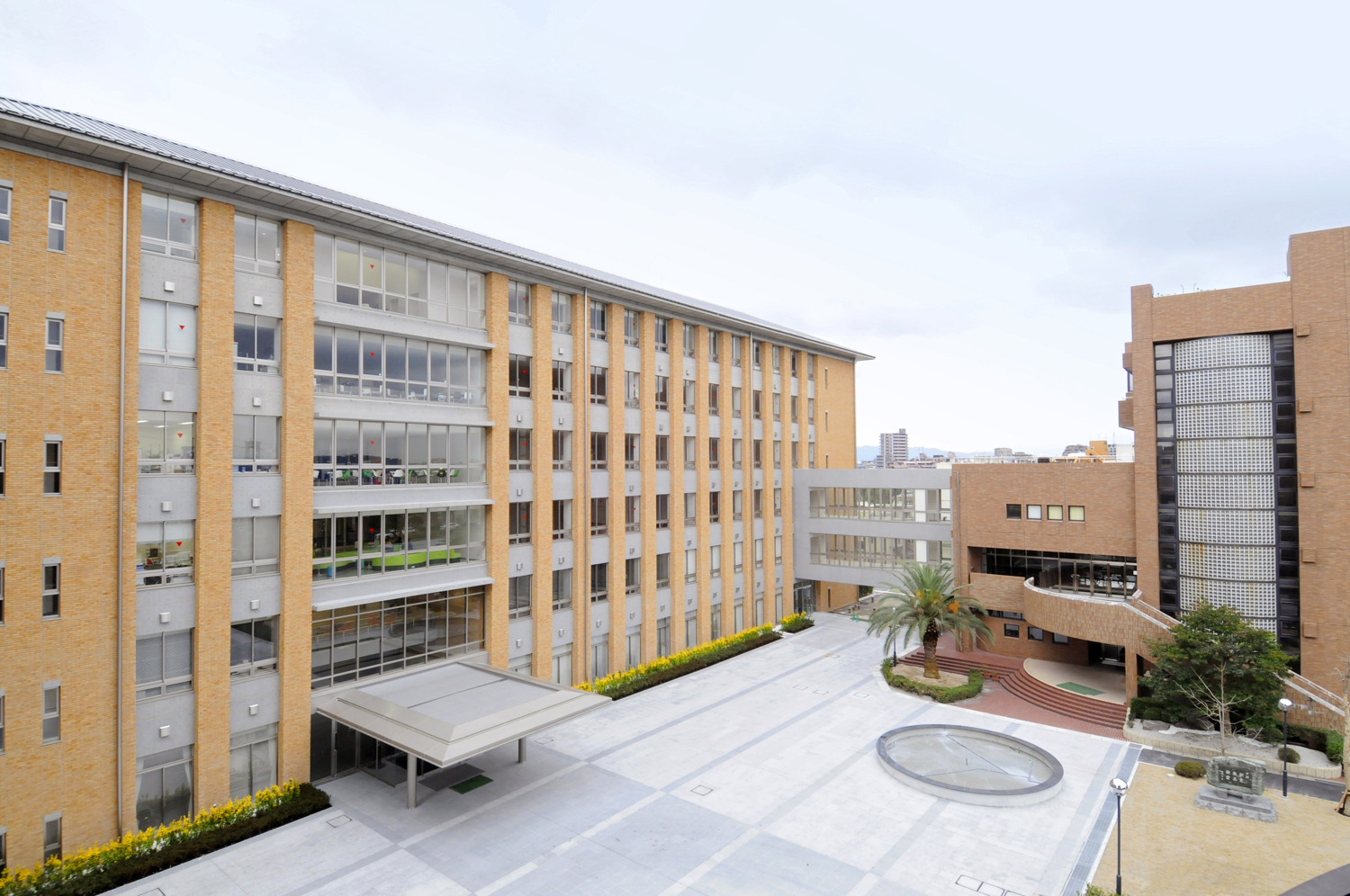 香蘭女子短期大学の評判と就職実績｜偏差値や学費・各学科の強みを解剖