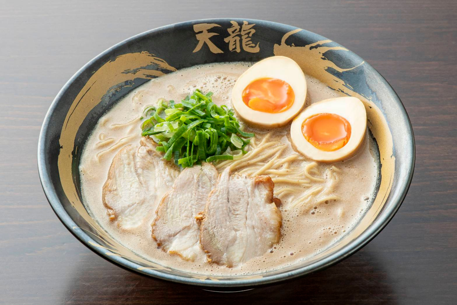 天龍ラーメンの評判と行列の真相！名物餃子と2026最新店舗ガイド