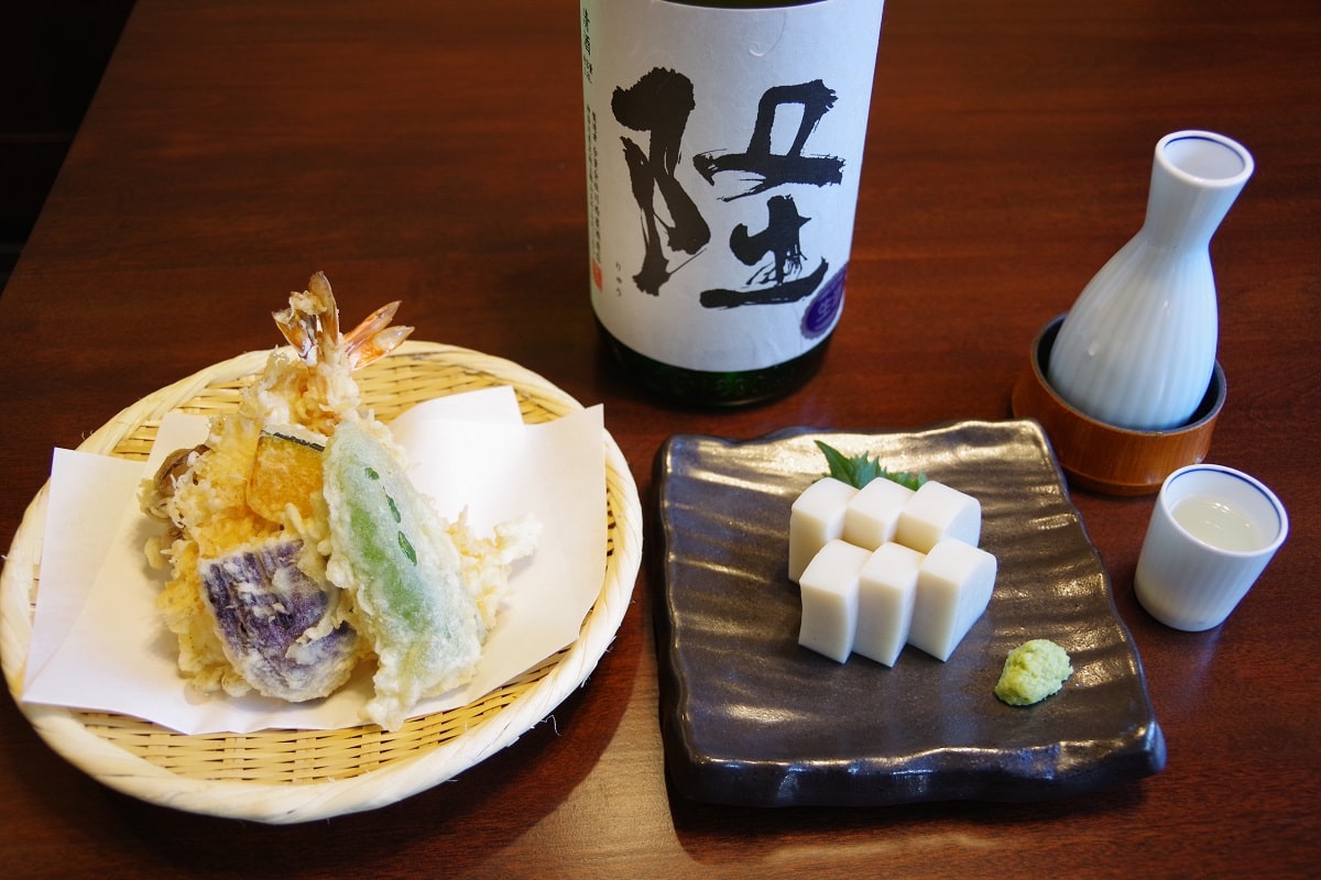 そば処治兵衛の評判と混雑攻略法｜名物板そばの魅力と実食データ