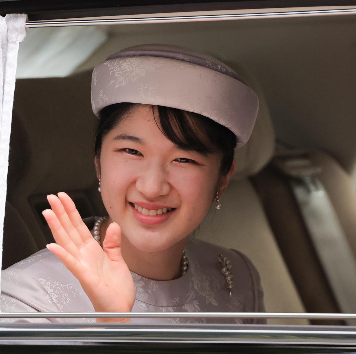 愛子さまの年齢は今何歳？日赤勤務の現在と結婚の噂を徹底検証