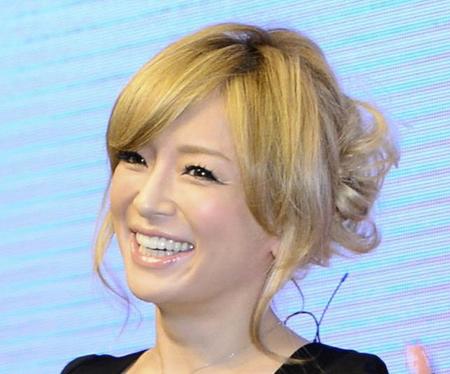 浜崎あゆみが貫く「子供の名前」非公表のリアル。Sns時代の歌姫が選んだ母としての防衛策と、囁かれる“ある噂”