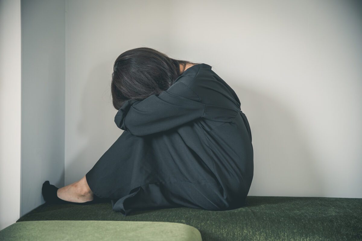 不倫で心が壊れる理由とは？鬱・トラウマの最新対処法と克服ステップ