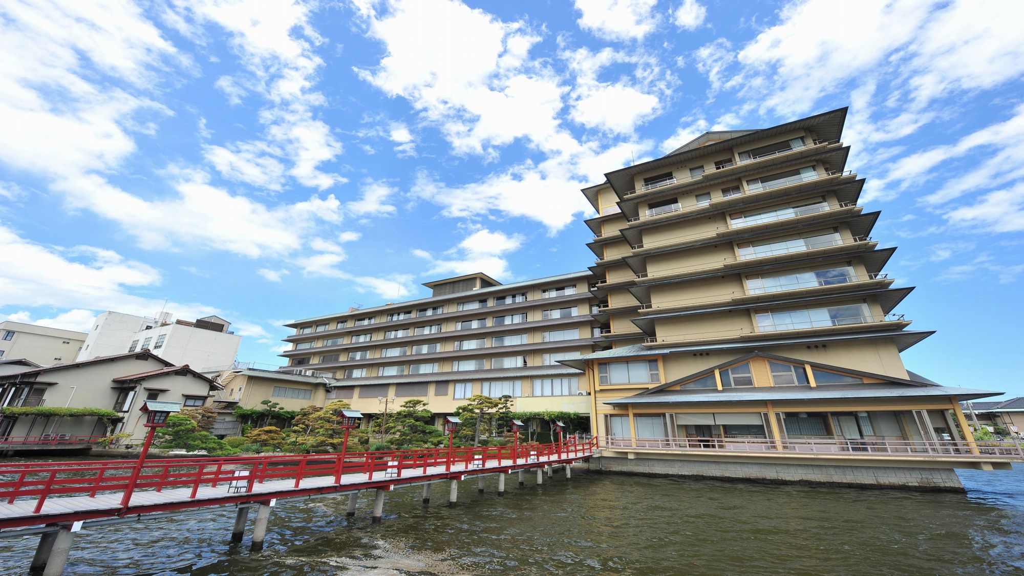 鳥取はわい温泉「望湖楼」の魅力解剖！湖上露天風呂とコナン聖地の全貌