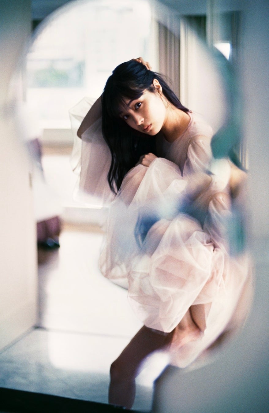 広瀬すず写真集の歴代一覧とおすすめ！10周年作の秘話と最新情報を解説
