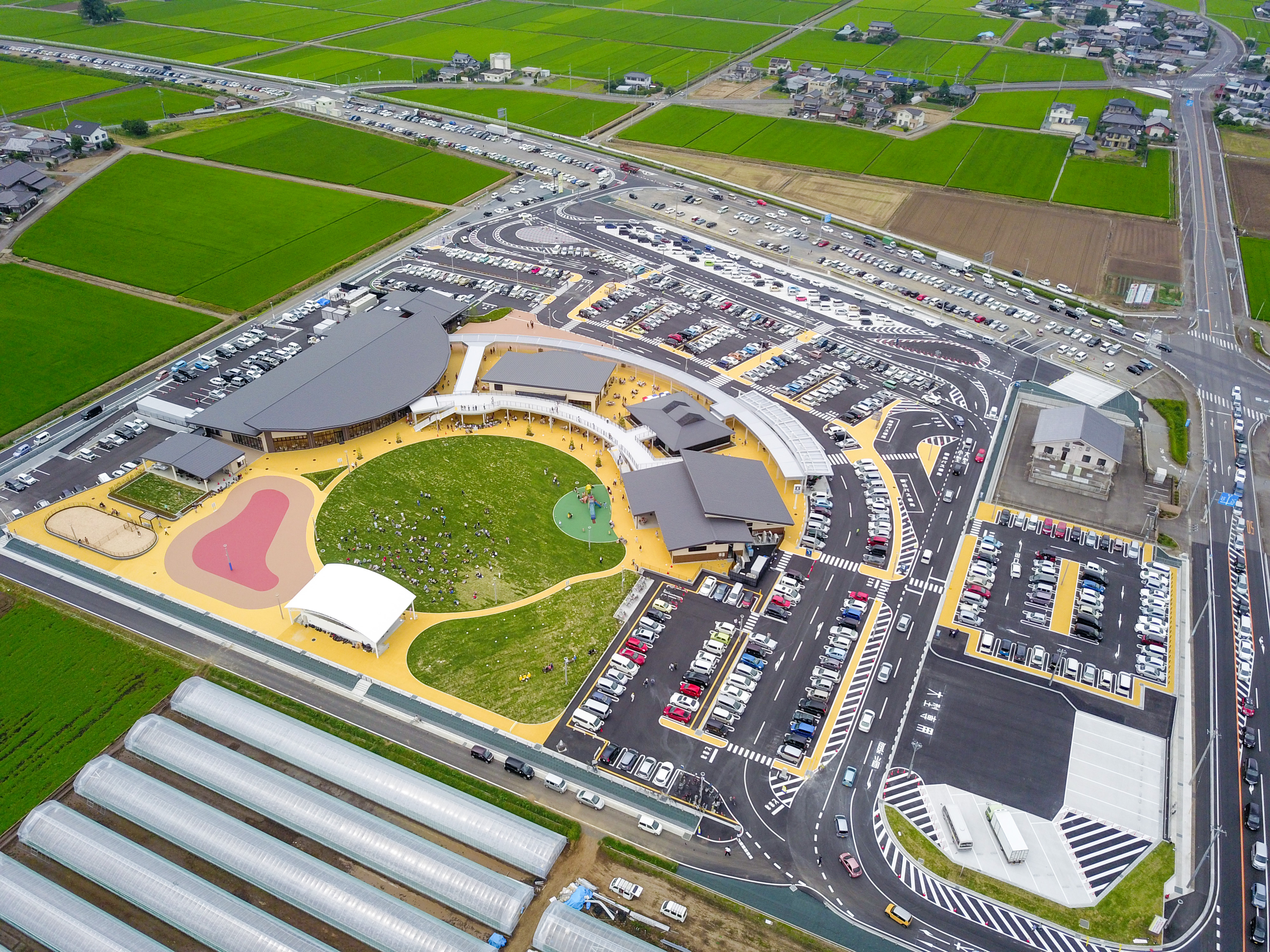 グランテラス筑西の魅力と混雑の真相！北関東最大級の道の駅を解剖
