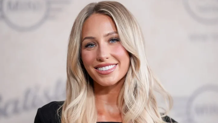 Ashtin Earle Net Worth 2026: Tiktok Star's ~$500K Fortune