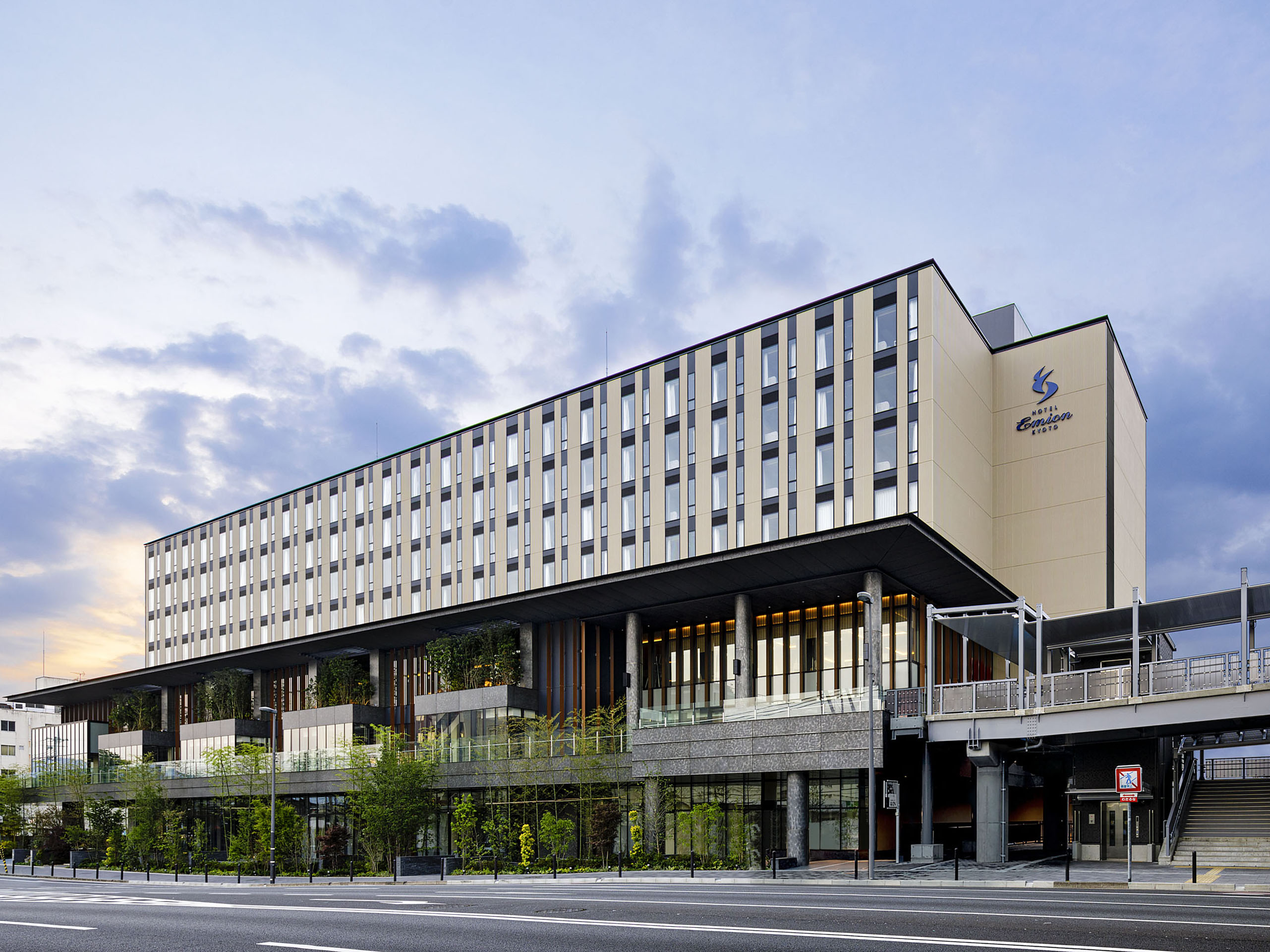 ホテルエミオン京都の評判真相！豪華朝食と駅直結の利便性を徹底検証