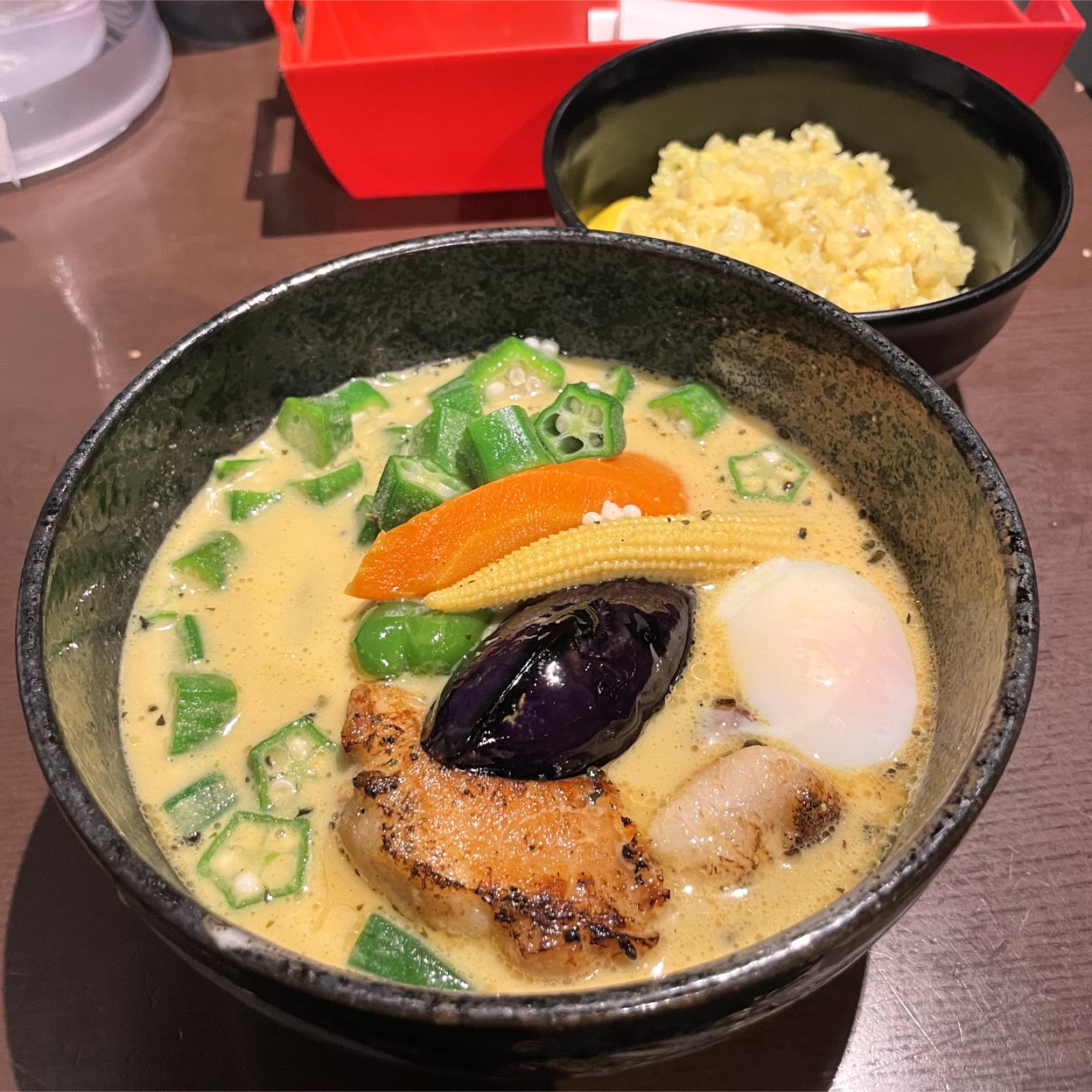 スープカリーイエローの真価｜高圧抽出スープの秘密と混雑回避術