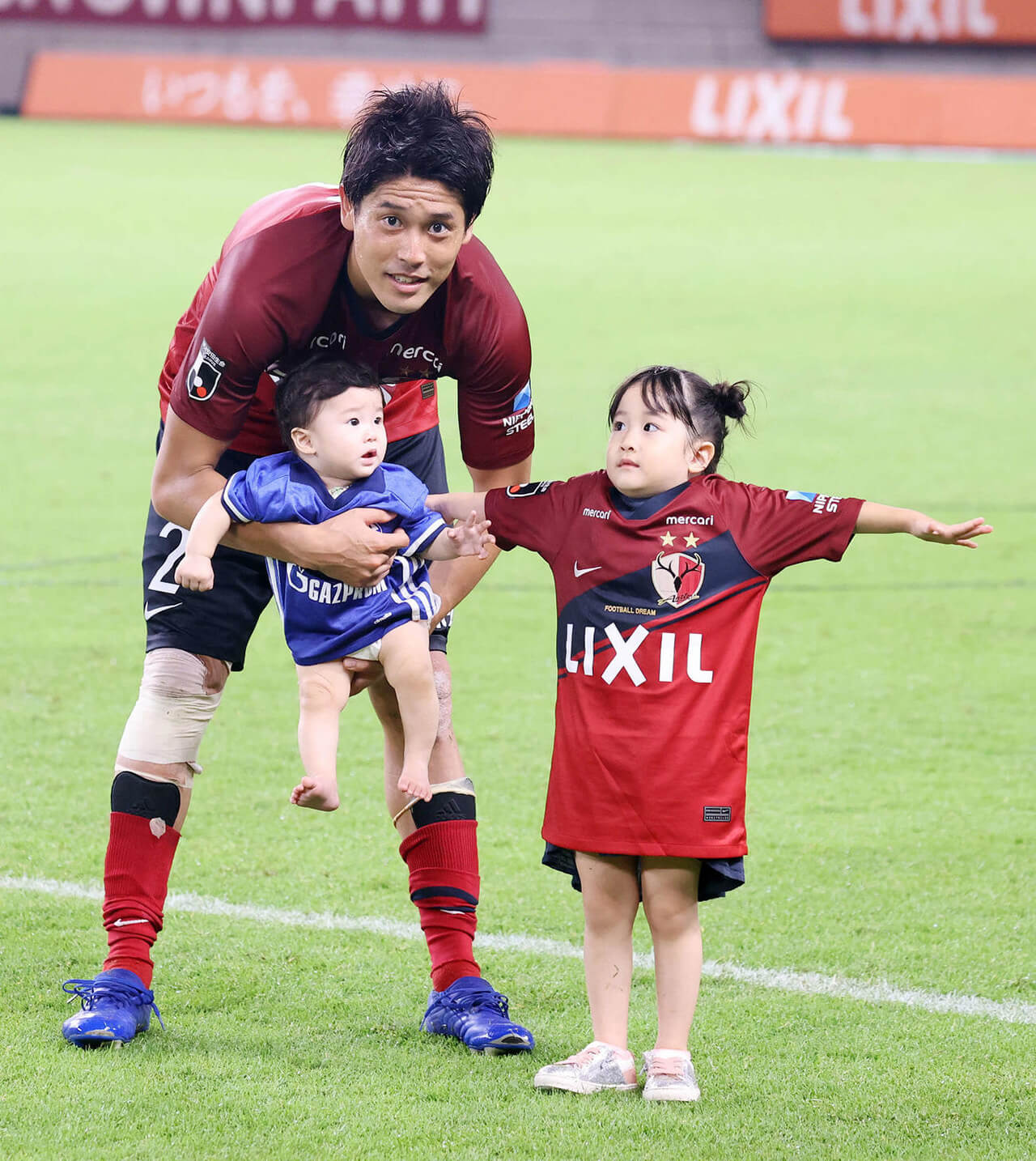 内田篤人と嫁・榎田優紀の現在！幼馴染の馴れ初めや娘3人の家庭事情