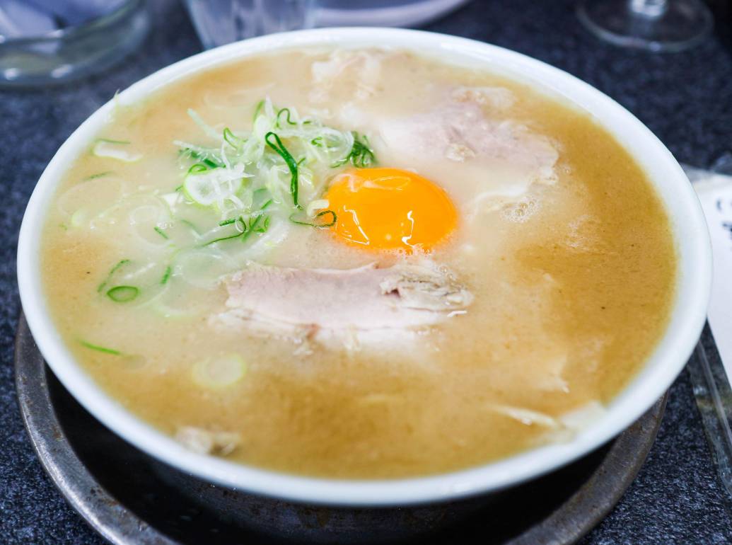 なぜ全国の麺通が熱狂？佐賀ラーメン「いちげん。」濃厚豚骨と極上海苔の真相