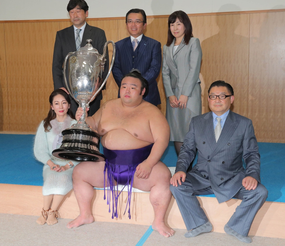 貴景勝の母・佐藤純子さんの美貌と現在！年齢や実家・噂の真相を追う