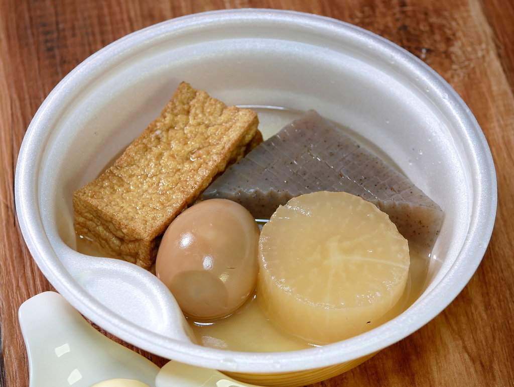 2026年冬の異変：「コンビニ おでん」がレジ横から消えた先に掴んだ“驚愕の進化”と激変する食卓