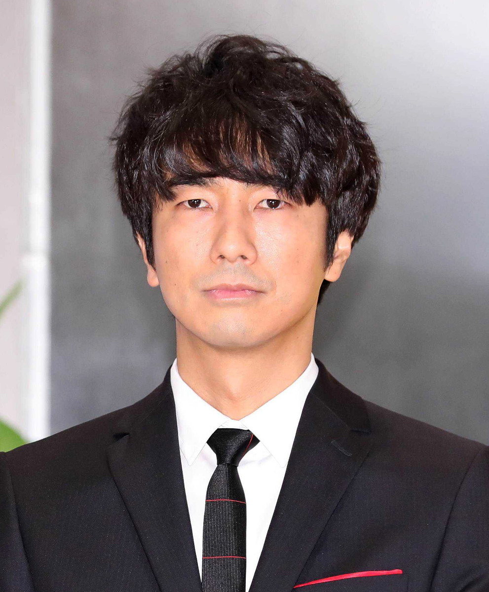 画面を奪う静かなる熱量！俳優・眞島秀和が放つ唯一無二の魅力